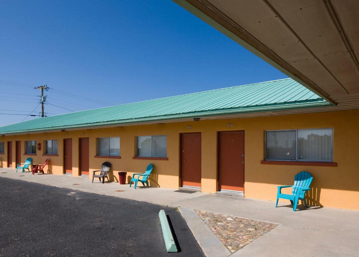 Sunset Motel Moriarty Екстер'єр фото
